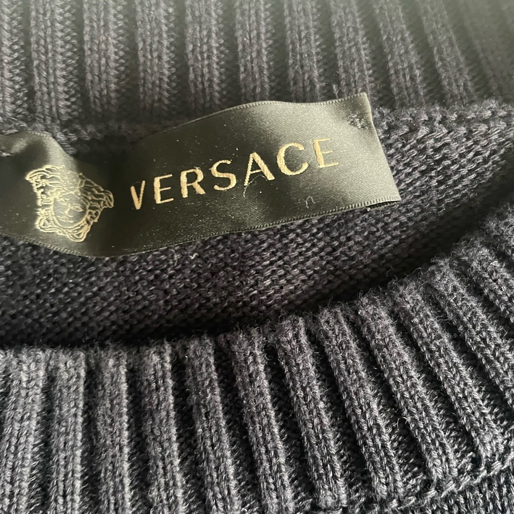 Versace - Picture 2 of 7